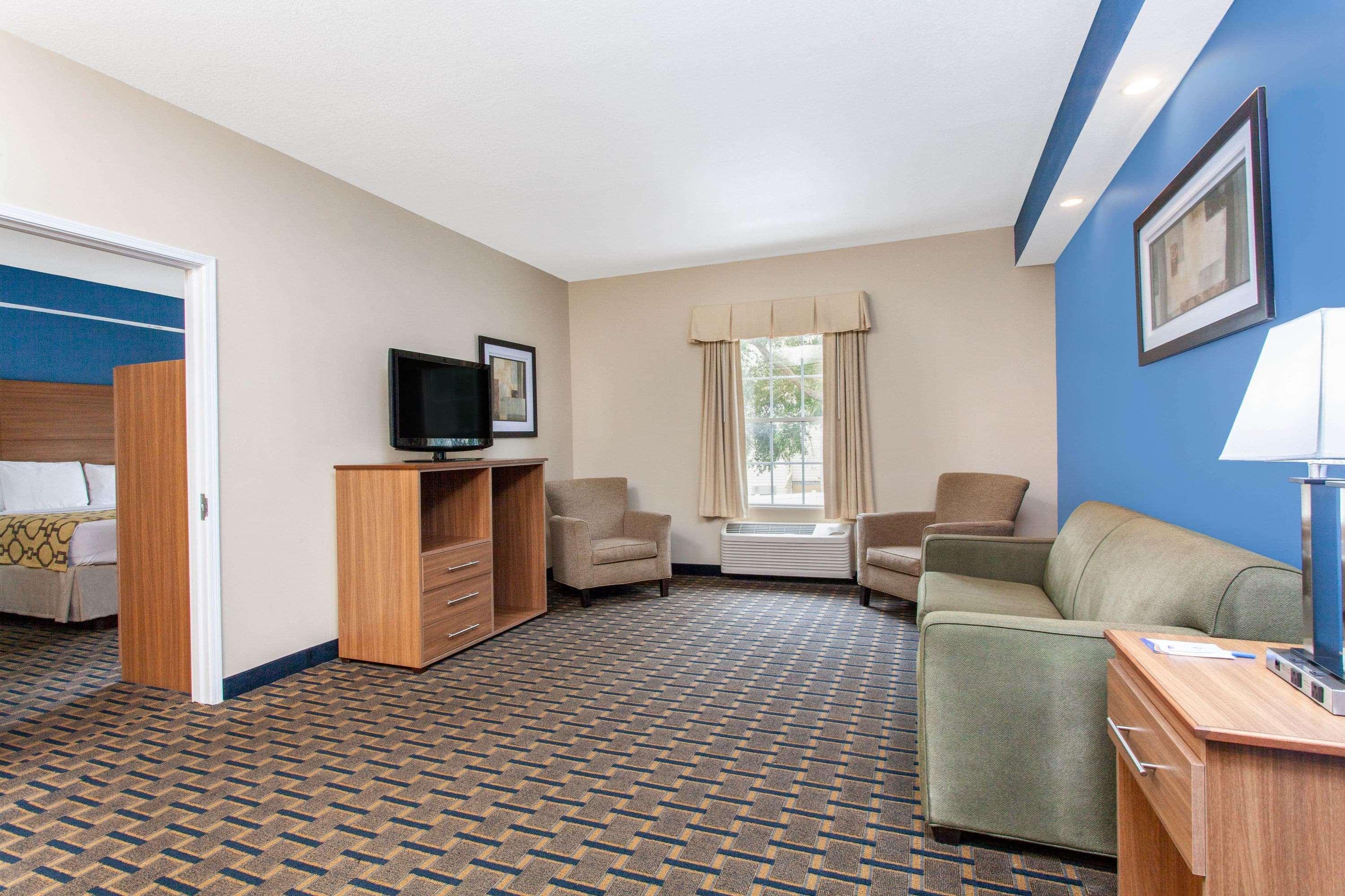 Baymont By Wyndham Jacksonville/Butler Blvd Екстер'єр фото